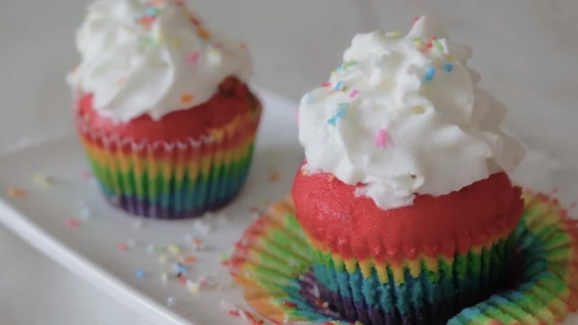 Regenbogen-Vanille-Cupcakes