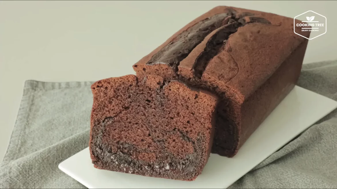 Dunkler Schokoladen-Pfundkuchen